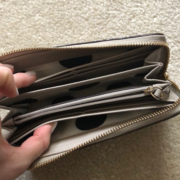 Authentic Kate Spade Wallet - Picture 5 of 6